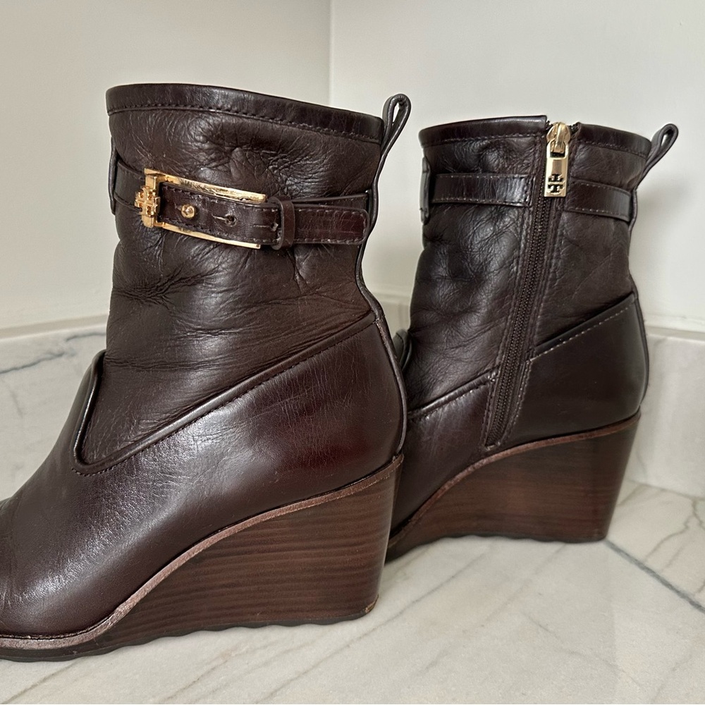 Tory Burch COFFEE Leather Wedge Boots with Sherpa Lining